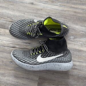 Nike Women’s LunarEpic Flyknit Shield Running Shoes Gray Size 10